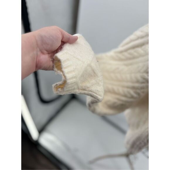 Abercrombie cable knit sweater size small/medium - Picture 8 of 12